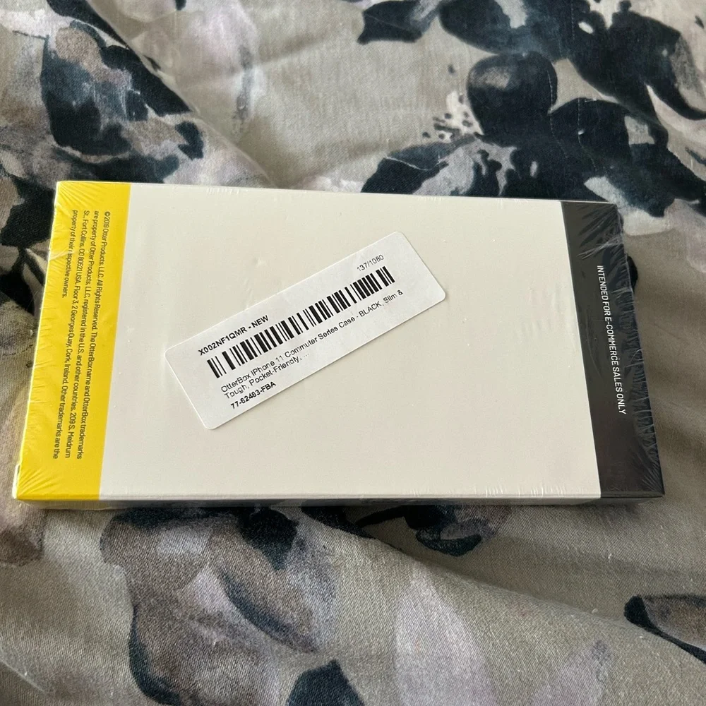 Otterbox iPhone 11 Commuter Series Case in Black